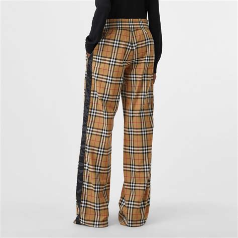 pantaloni motivo burberry|Burberry Pantalone motivo Check in misto lana .